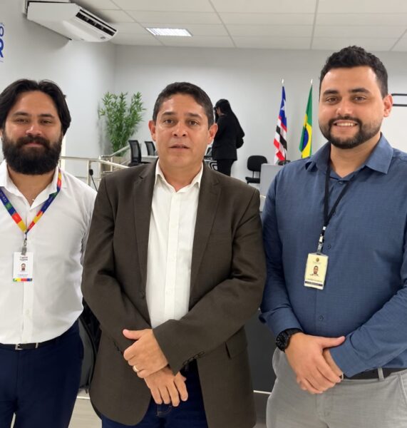 Representante da Superintendência de Zoonoses de Paço do Lumiar, Dr. Thalles Richard, vereador Vagner Sousa e o representante do Ministério Público, Gilcênio Juvenal.